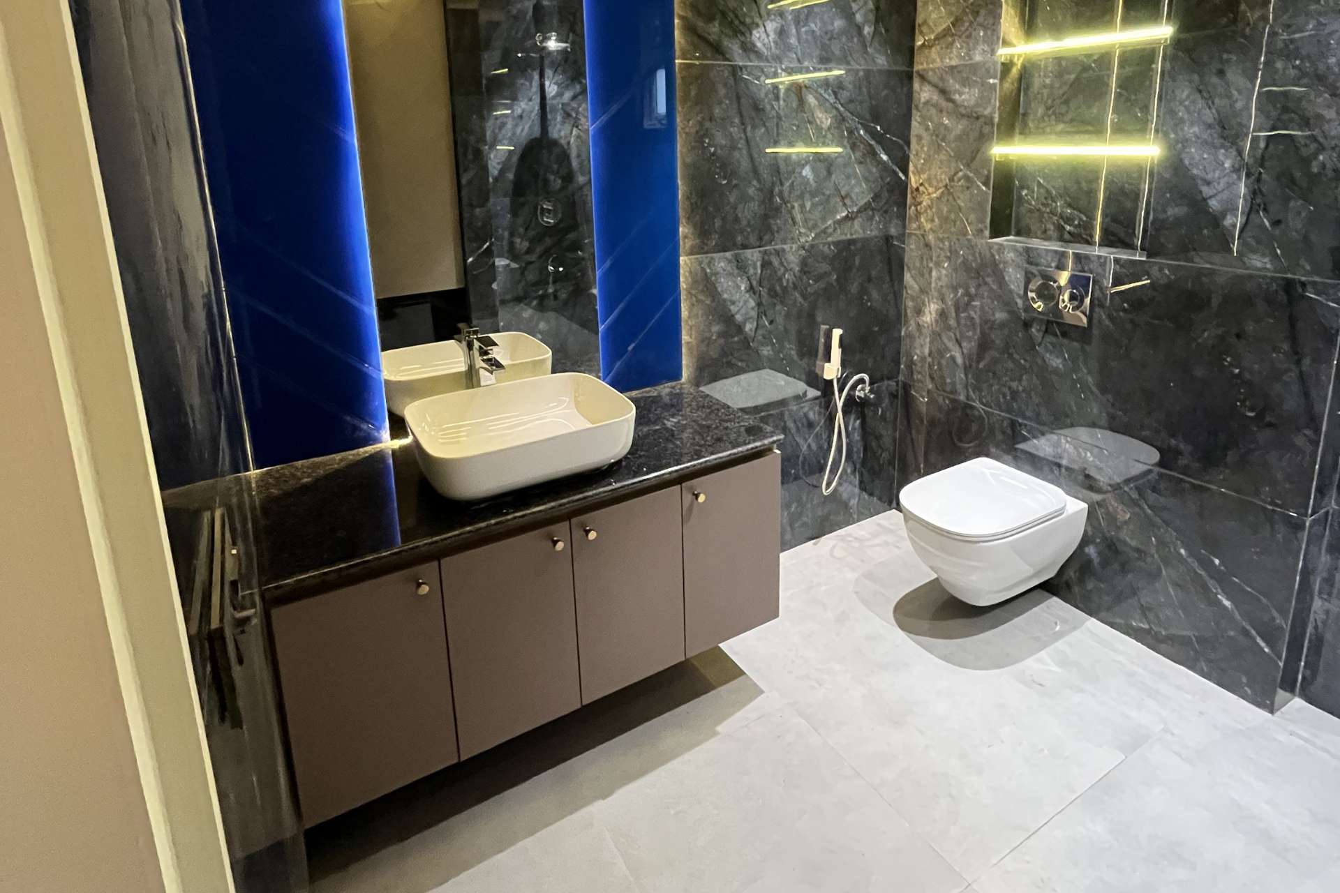 Bathroom interior designers in Noida