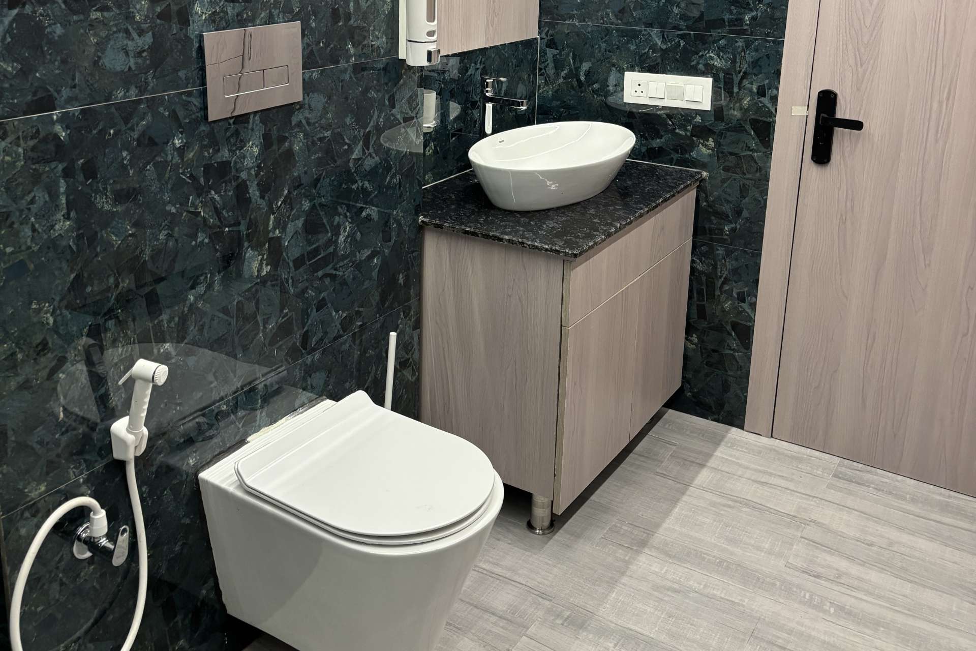 Luxury bathroom interior designers Noida