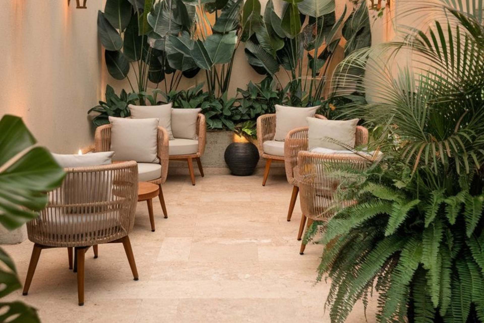 Restaurant & Cafe Interior Designers Noida